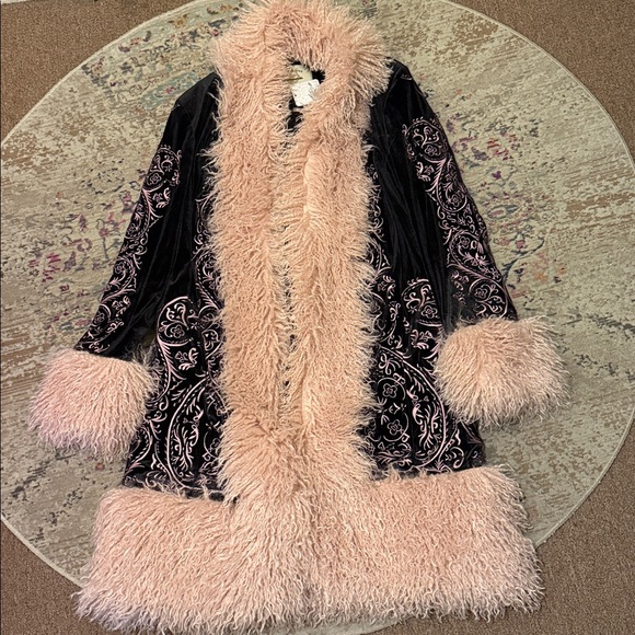 Moon Glow Coat - Picture 3 of 6